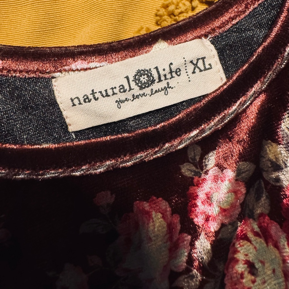 Natural Life Karlie floral velvet tiered maxi dress - Picture 6 of 9